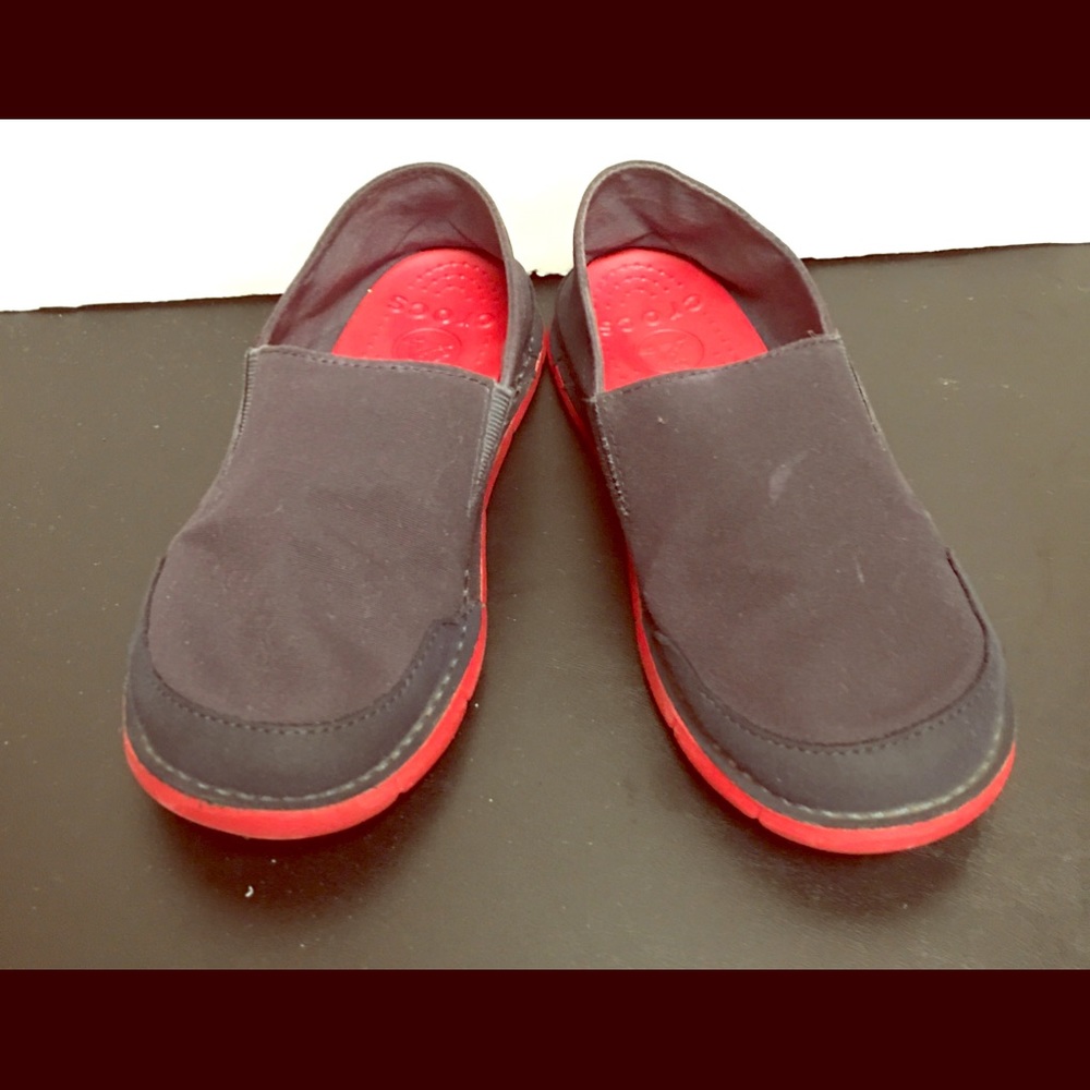 Crocs kids shoes sz 4